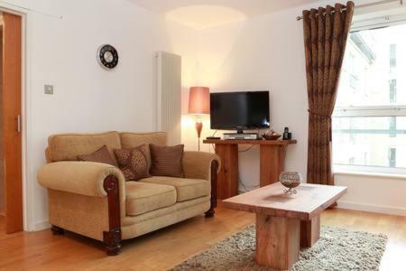 شقة The Park - Holyrood Road With Free Parking إدنبرة المظهر الخارجي الصورة
